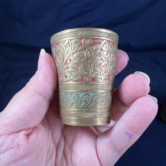 Vintage Brass Shot Glasses With Intricate Red & Green Floral Detailing And Woode - Picture 6 of 7